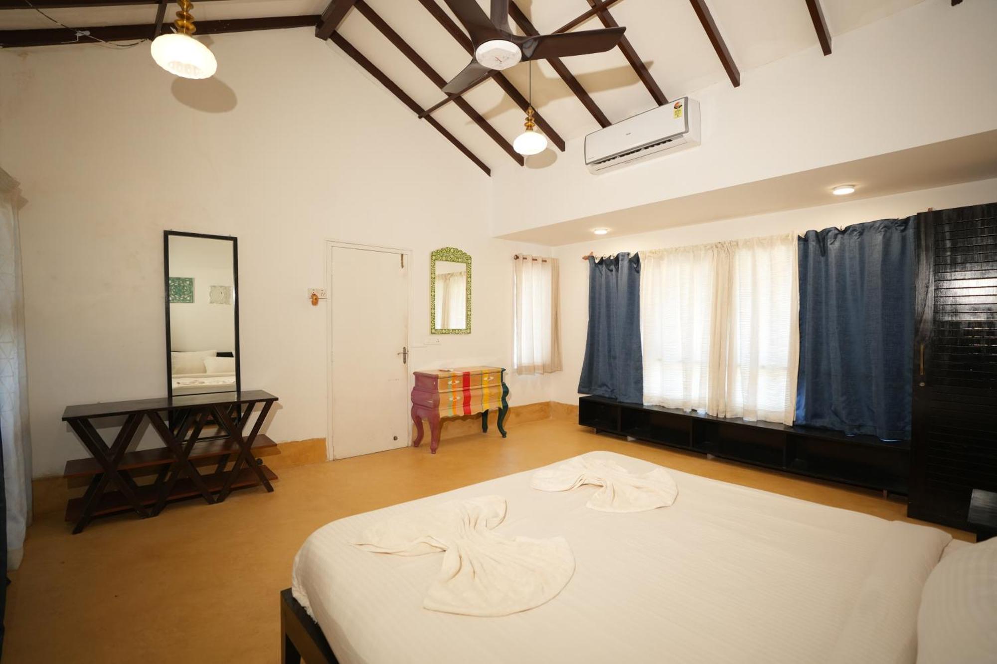 Villa M - Solitude 2 Candolim Goa 3Bhk, Pool Facing, Near Beach, Free Breakfast, Free Wifi And Prime Location Eksteriør billede