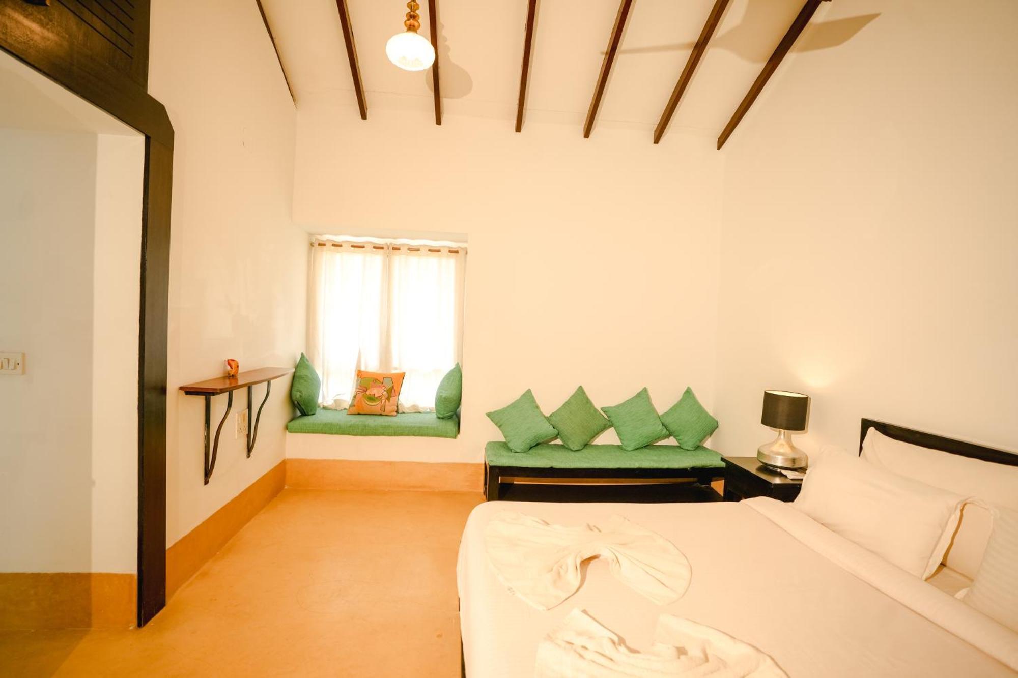 Villa M - Solitude 2 Candolim Goa 3Bhk, Pool Facing, Near Beach, Free Breakfast, Free Wifi And Prime Location Eksteriør billede